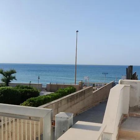 Arima - Loft Semi Indipendente In Locazione * Бари
